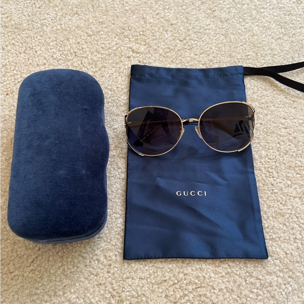 Gucci women’s sunglasses oversized